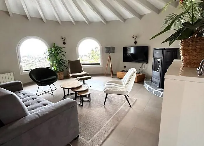 Villa Luxury With Mediterranean And