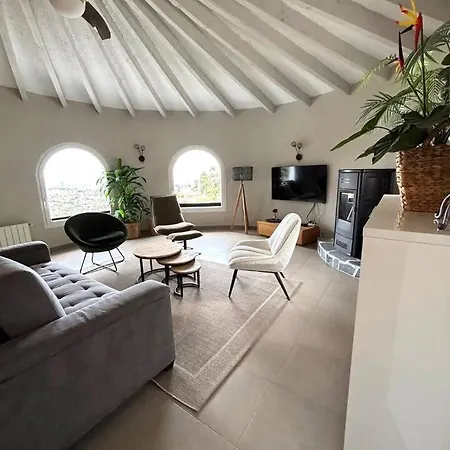 Villa Luxury With Mediterranean And